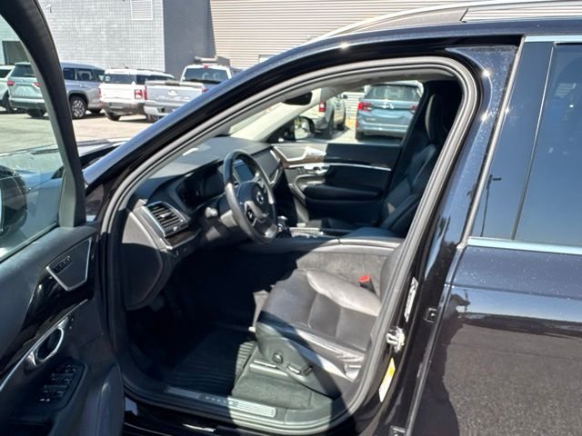 Used 2019 Black Volvo T5 Momentum image 19