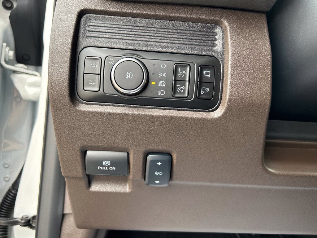 New 2026 Star White Metallic Tri-Coat Ford King Ranch image 22