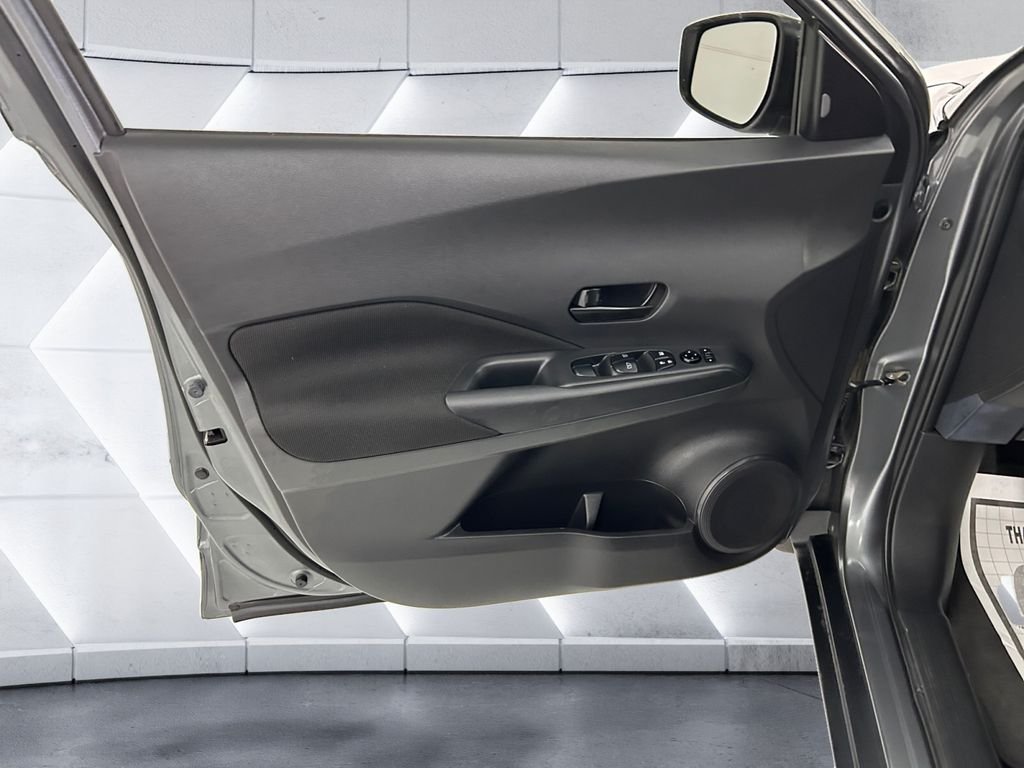 Used 2022 Gray Nissan S image 12