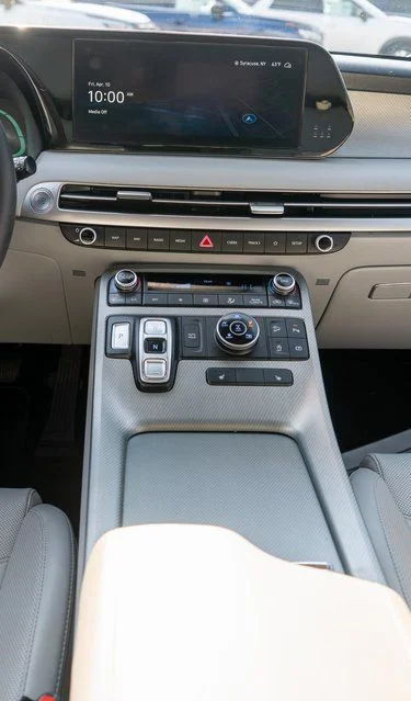 Used 2024 Red Hyundai SEL image 17