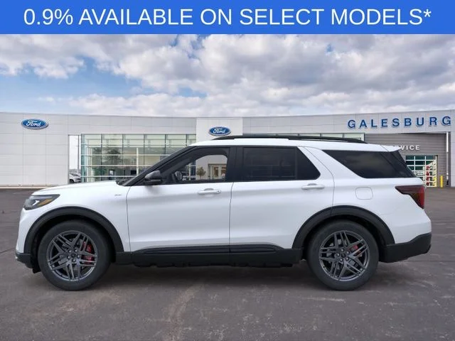 New 2026 Star White Metallic Tri-Coat Ford ST-Line image 3