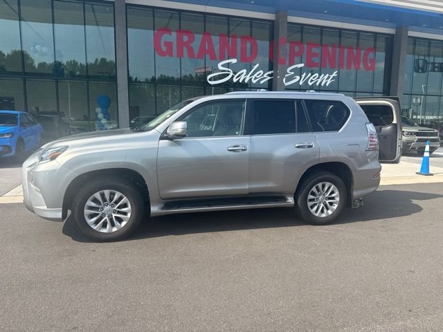 Used 2020  Lexus 460 image 4