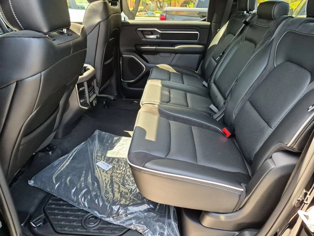 New 2026 Diamond Black Crystal Pearl-Coat Exterior Paint RAM Laramie image 21