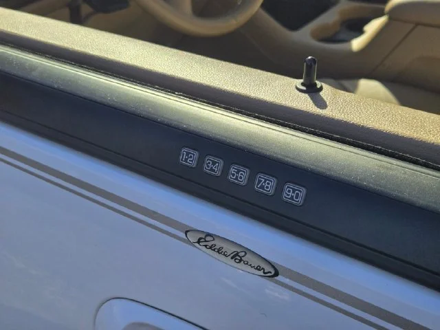Used 2004 White Ford Eddie Bauer image 25