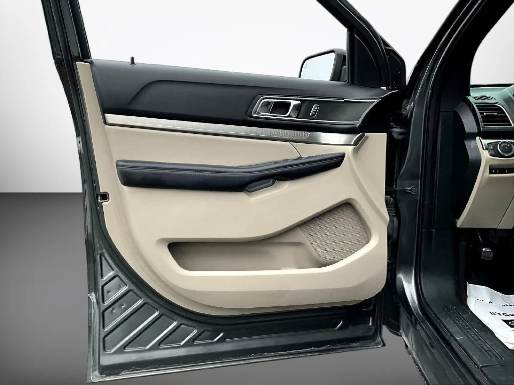 Used 2018 Magnetic Ford XLT image 24