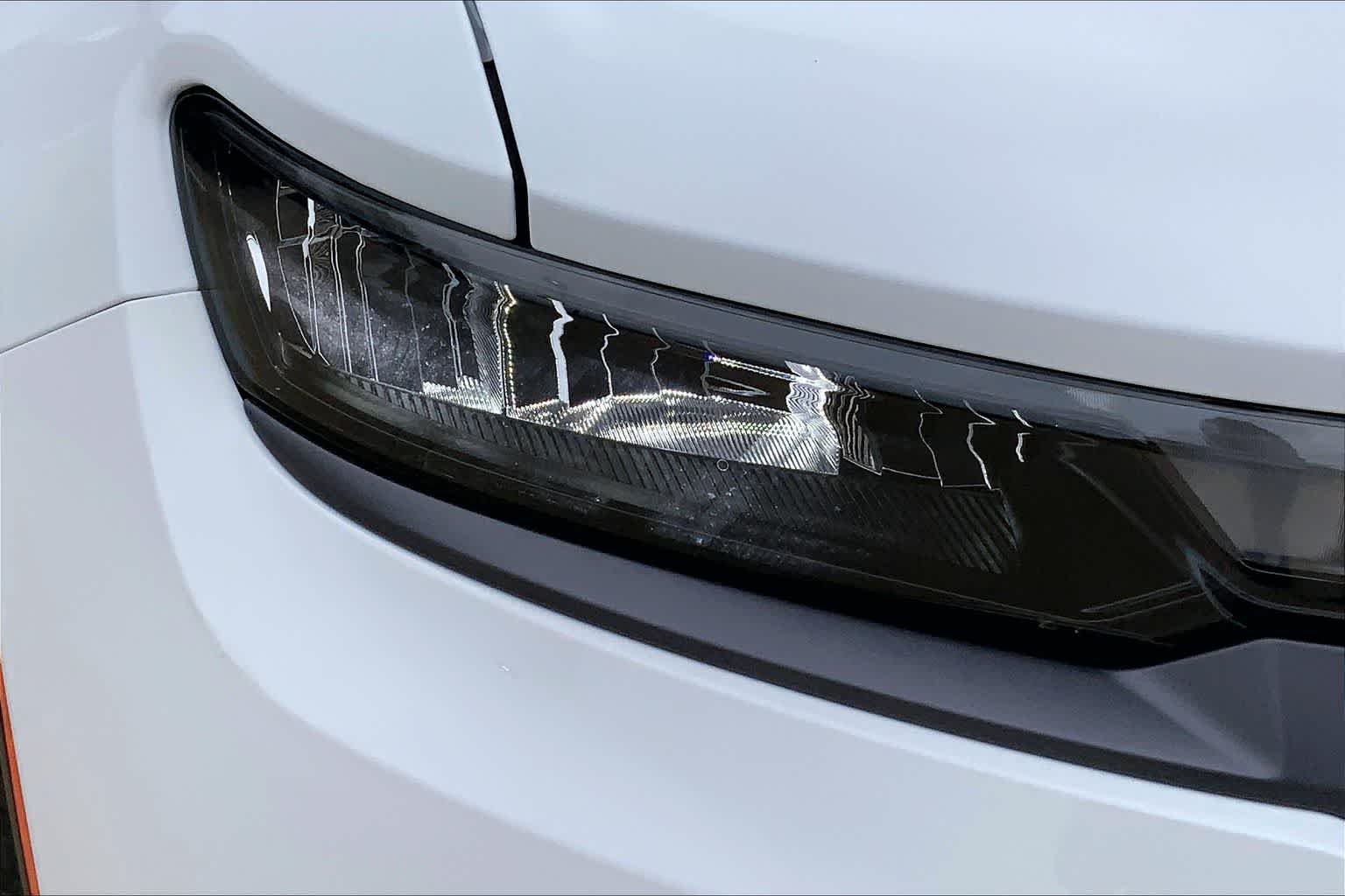 New 2026 Bright White Clear-Coat Exterior Paint Jeep Limited image 13