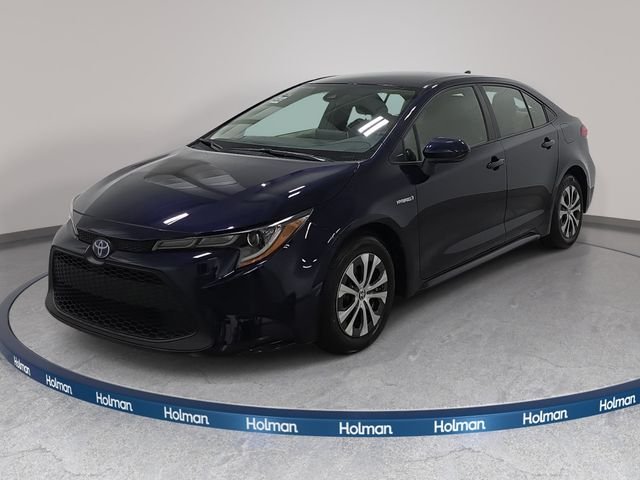 Certified Used 2020  Toyota LE image 1