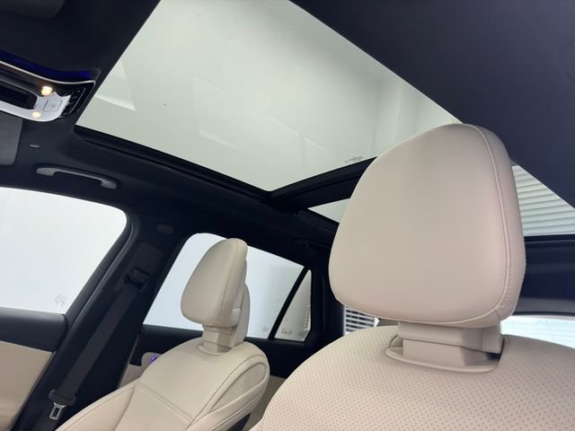 Certified Used 2024 Black Mercedes-Benz GLC 300 image 5