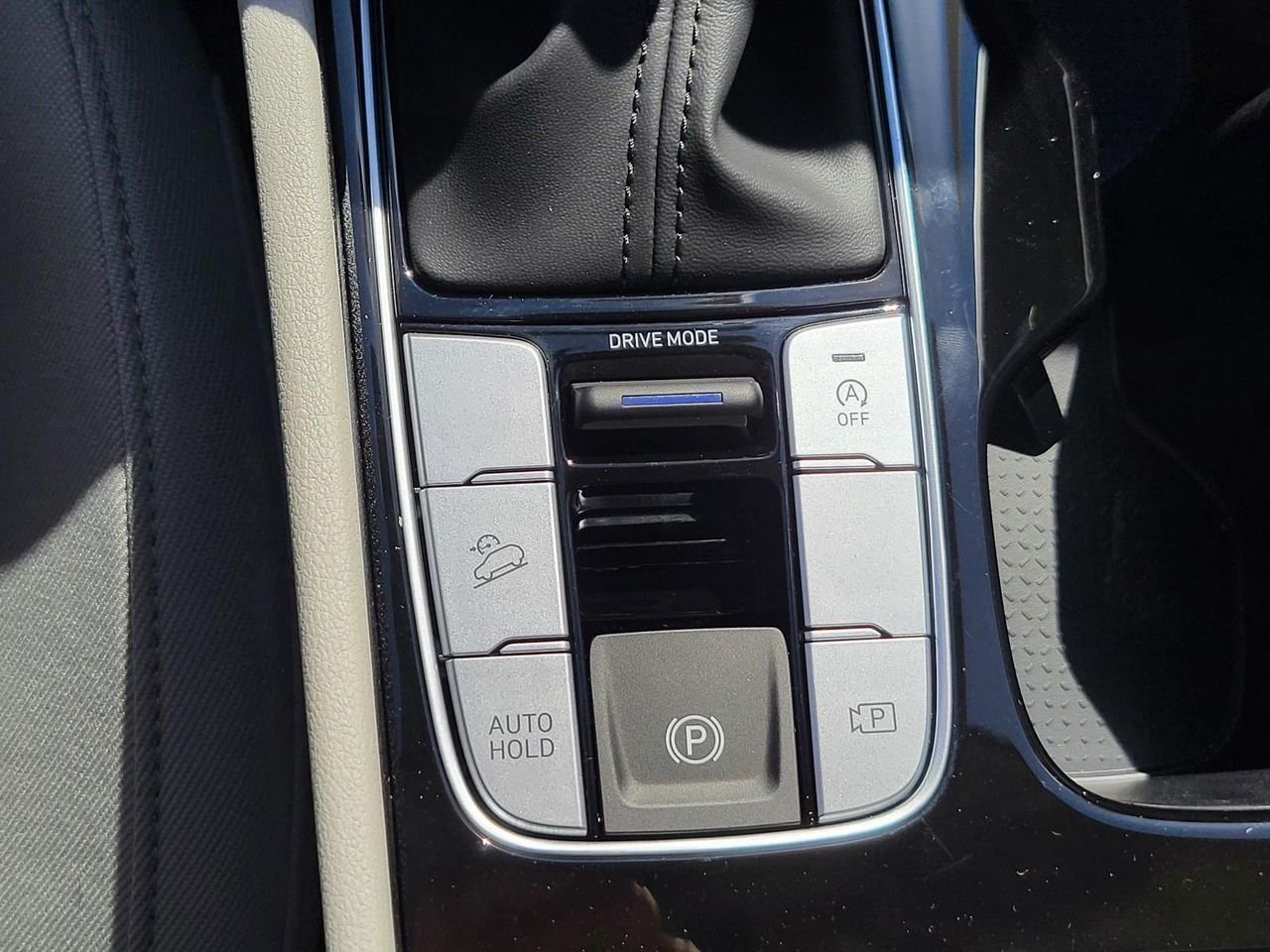 New 2026 Ecotronic Gray Hyundai SE FWD image 19