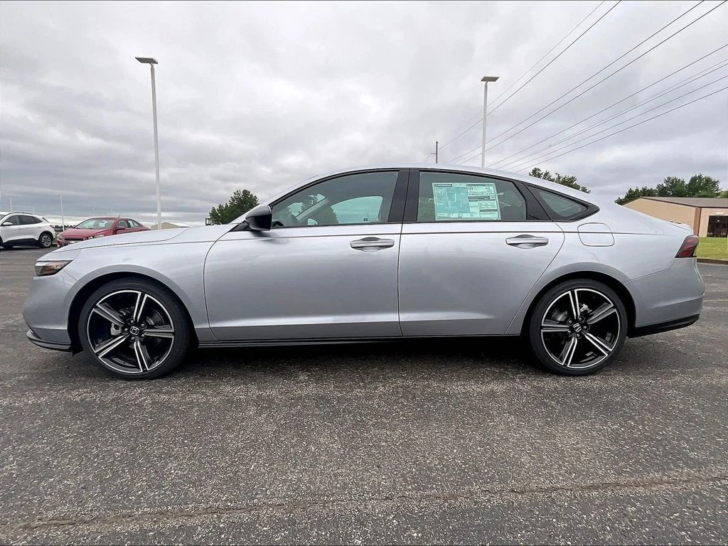 New 2026 Solar Silver Metallic Honda SE image 6