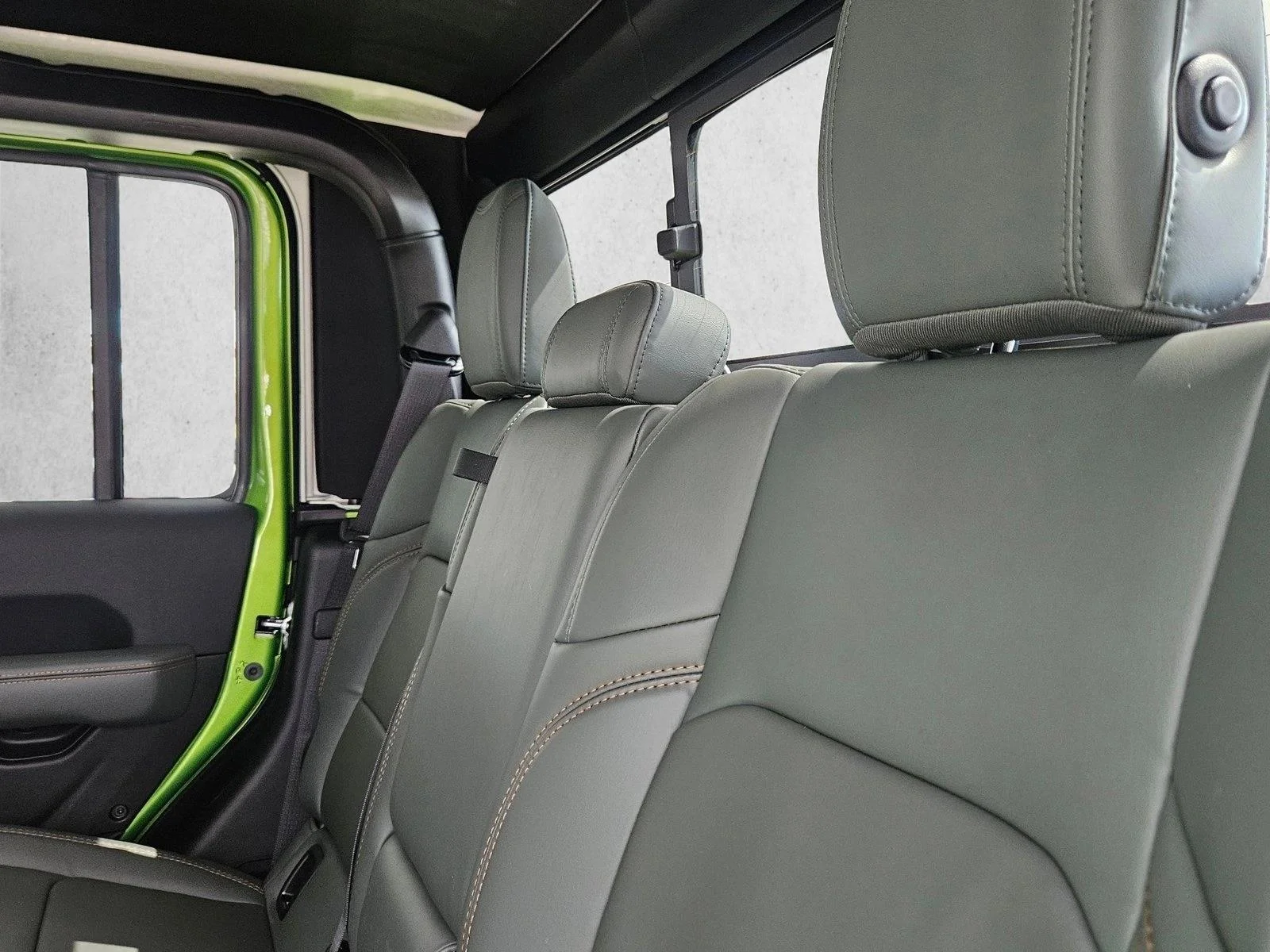 New 2026 Mojito Exterior Paint Jeep Mojave X image 16