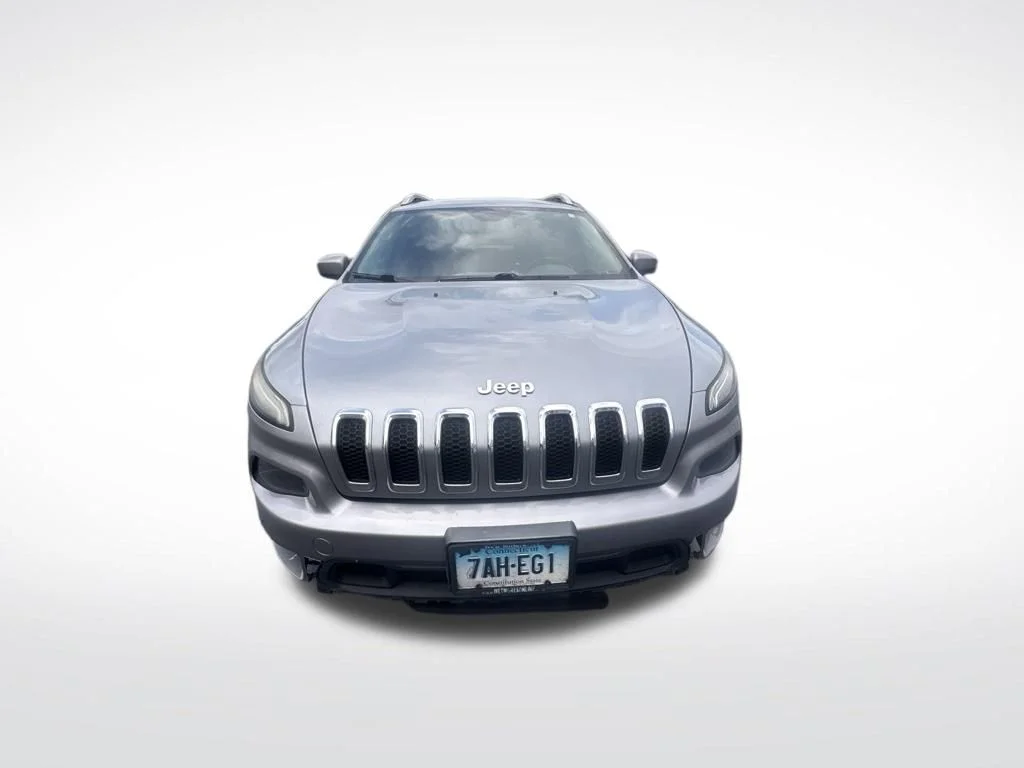 Used 2014 Billet Silver Metallic Clearcoat Jeep Latitude image 6