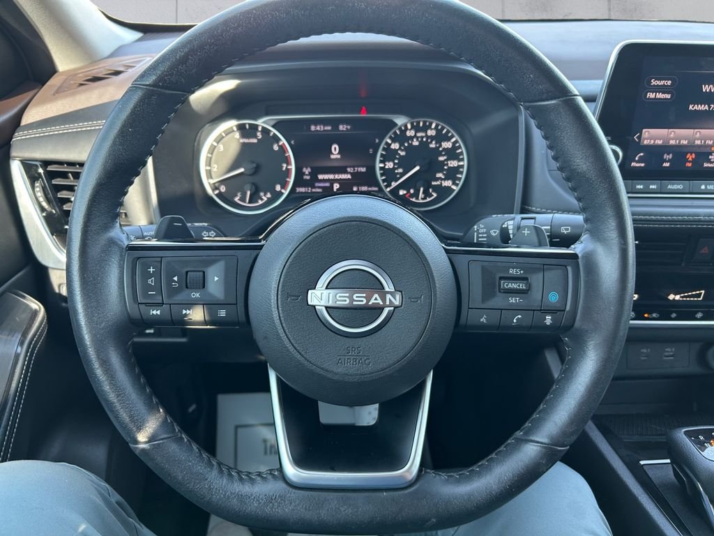 Used 2022 White Nissan SV image 9