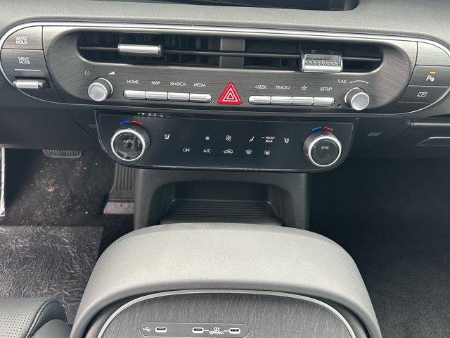 New 2026 Creamy White Pearl Hyundai SEL 7P image 28