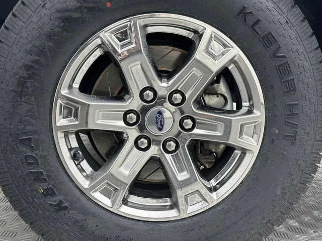 Used 2017 White Ford Lariat image 10