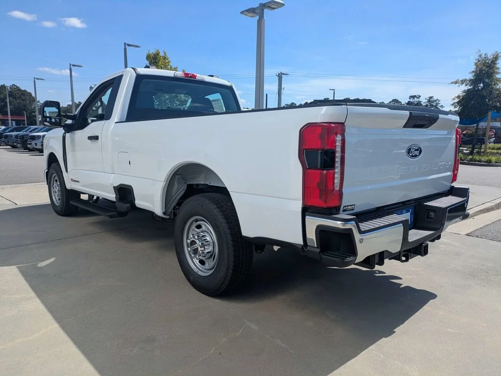New 2027 Oxford White Ford XL image 7