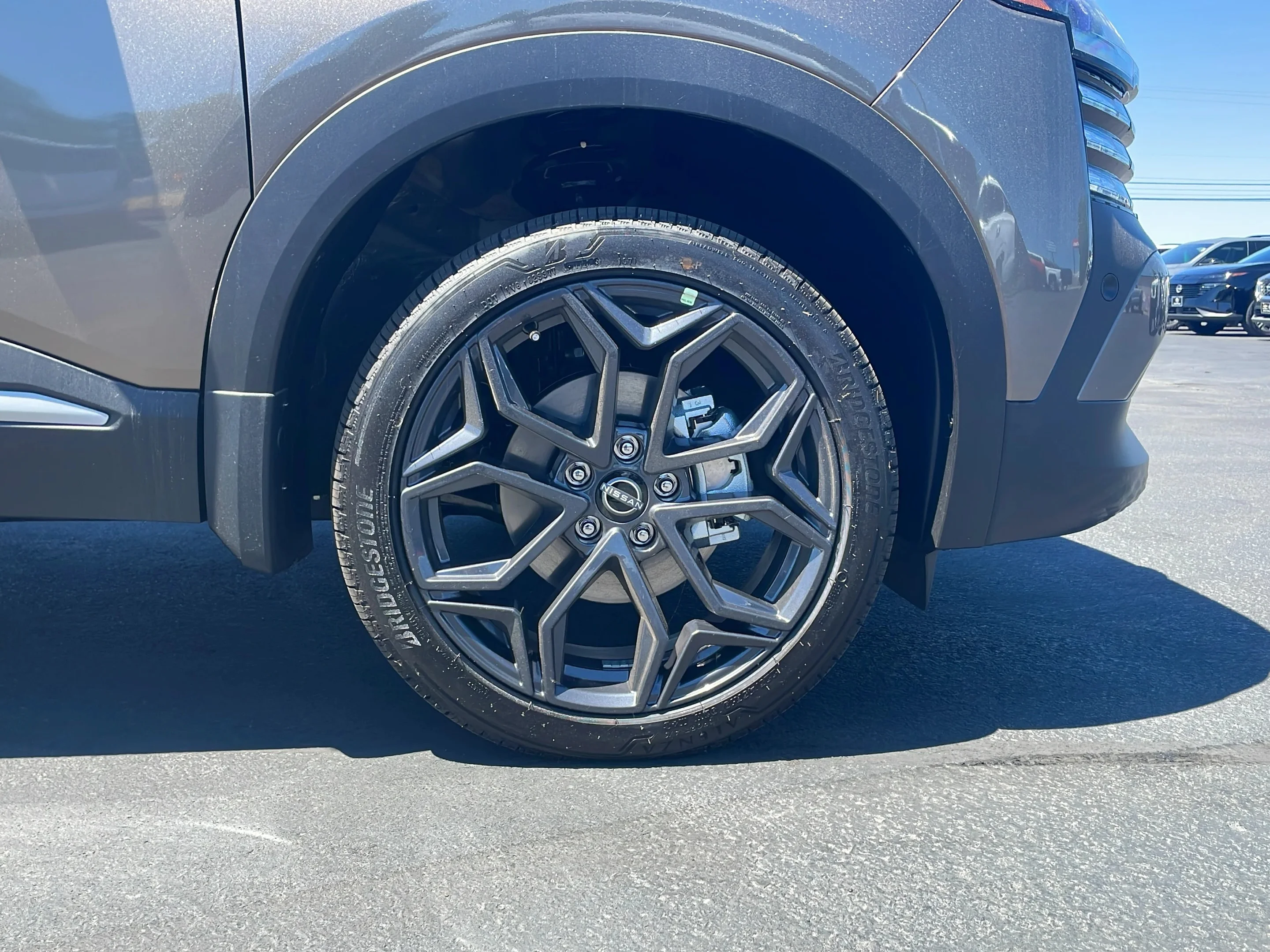 New 2026 Canyon Bronze Metallic Nissan SR image 24