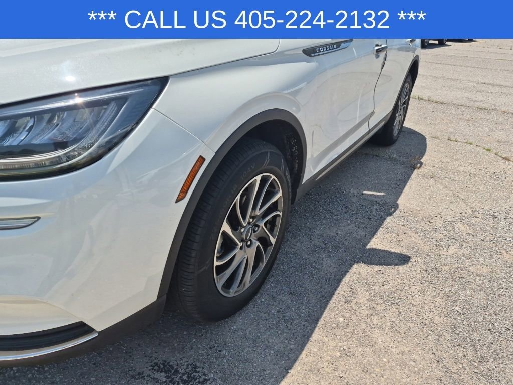 Used 2021 White Lincoln Standard image 3