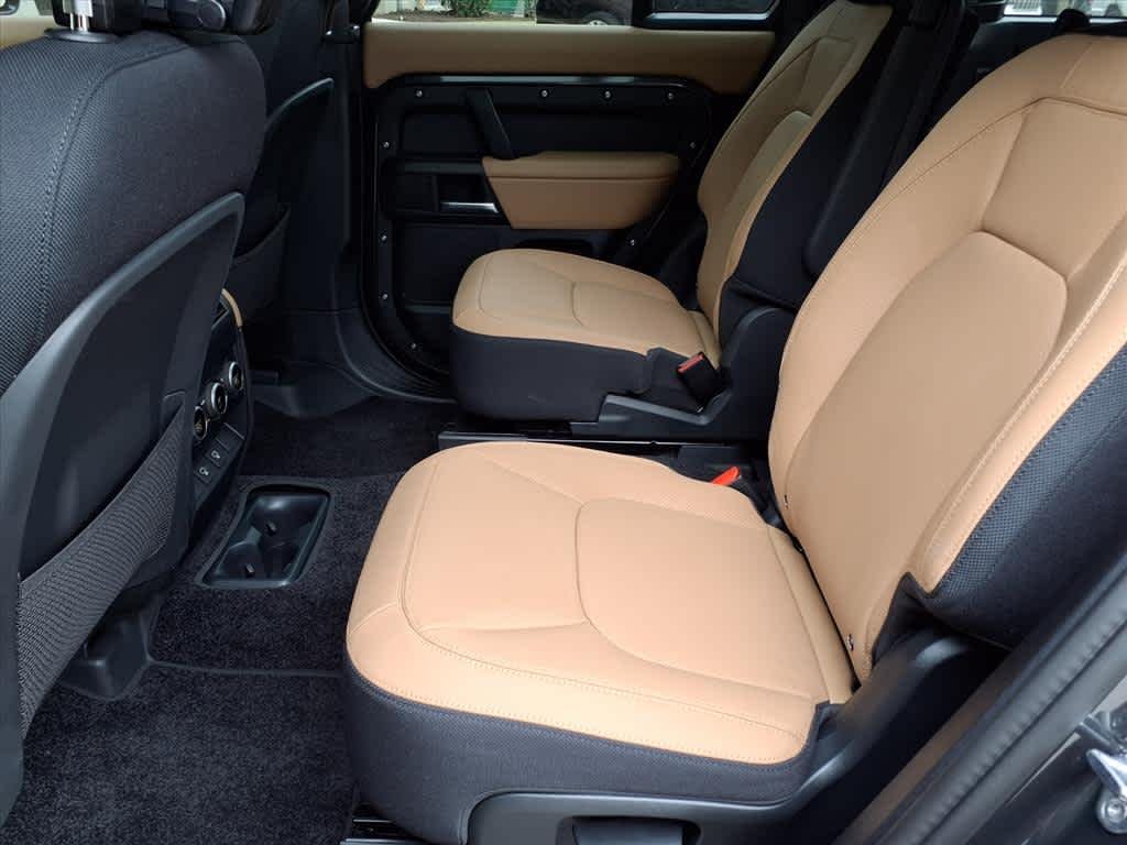 2025 Land Rover Defender V8 - Photo 16