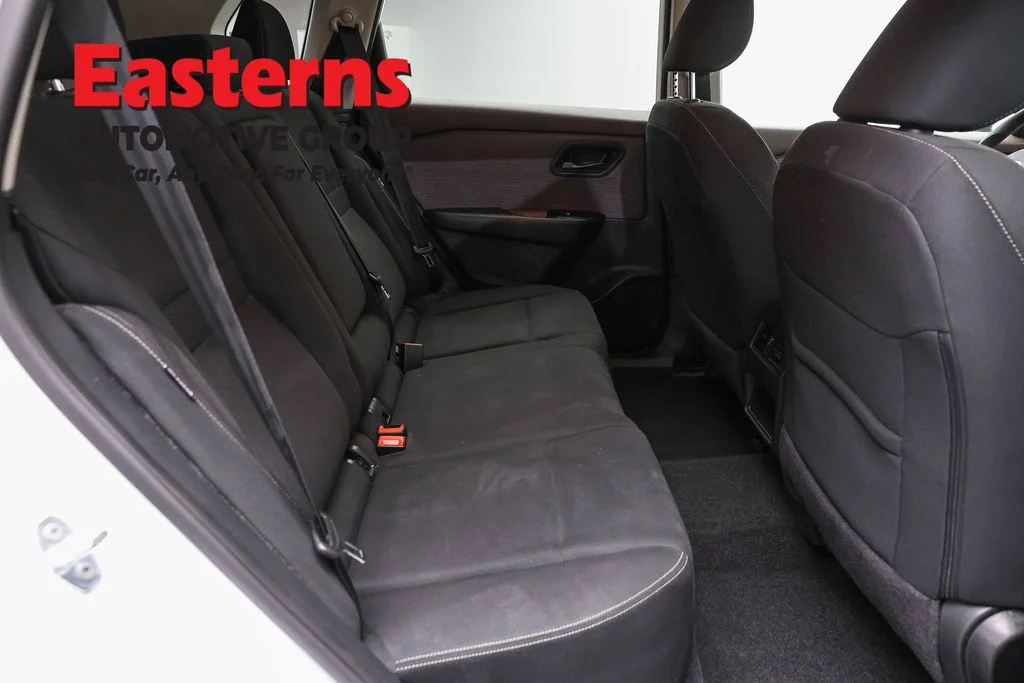 Used 2023 White Nissan S image 24