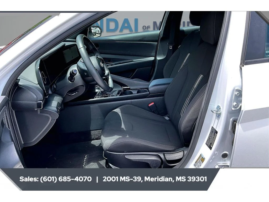 Used 2025 SERENITY WHITE Hyundai SEL Sport image 18