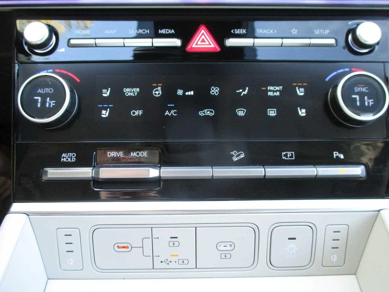 New 2025 Silver Hyundai Calligraphy image 14