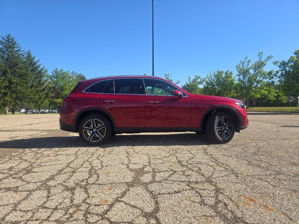 New 2026 MANUFAKTUR Patagonia Red Metallic Mercedes-Benz GLC 300 image 54
