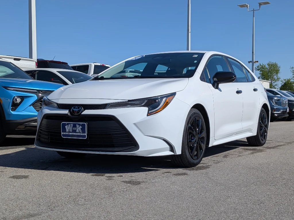 Used 2024 Ice Cap Toyota LE image 6
