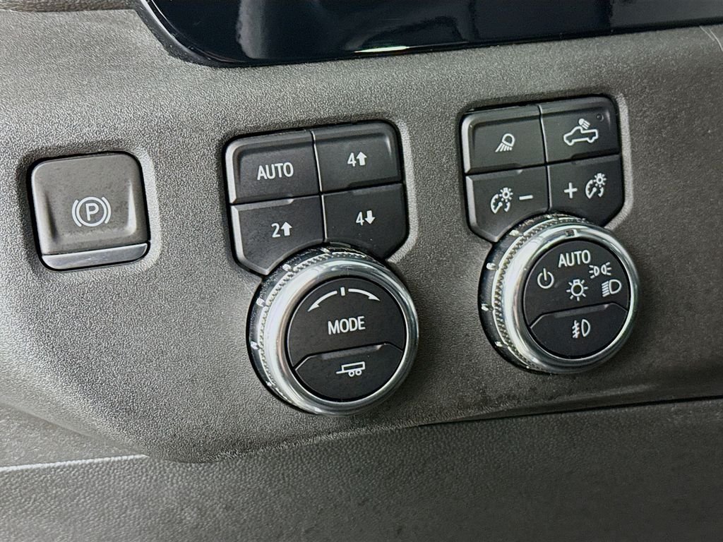 Used 2024 Silver GMC SLT image 11