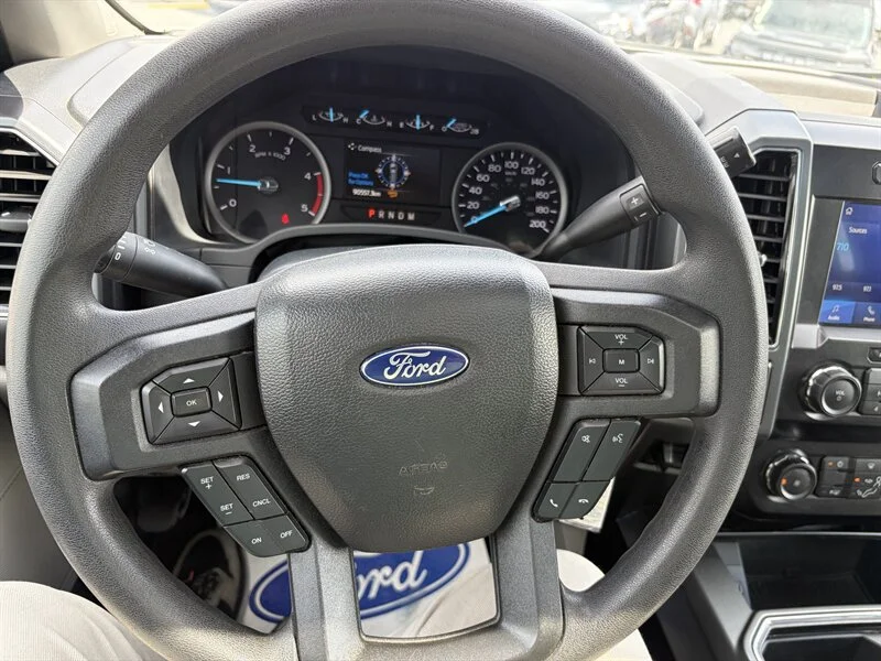 Used 2022 White Ford Super Duty XLT image 11