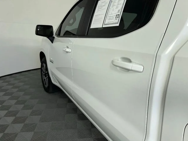 Used 2021 White Chevrolet RST image 10