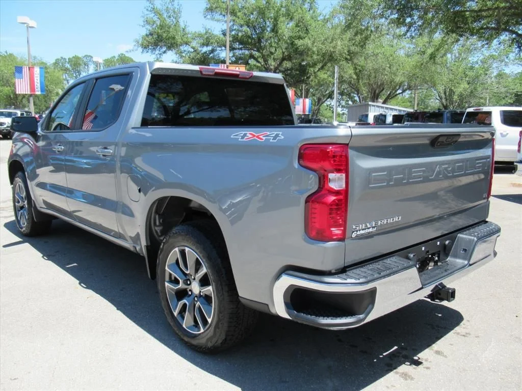 Used 2024 Gray Chevrolet LT image 5
