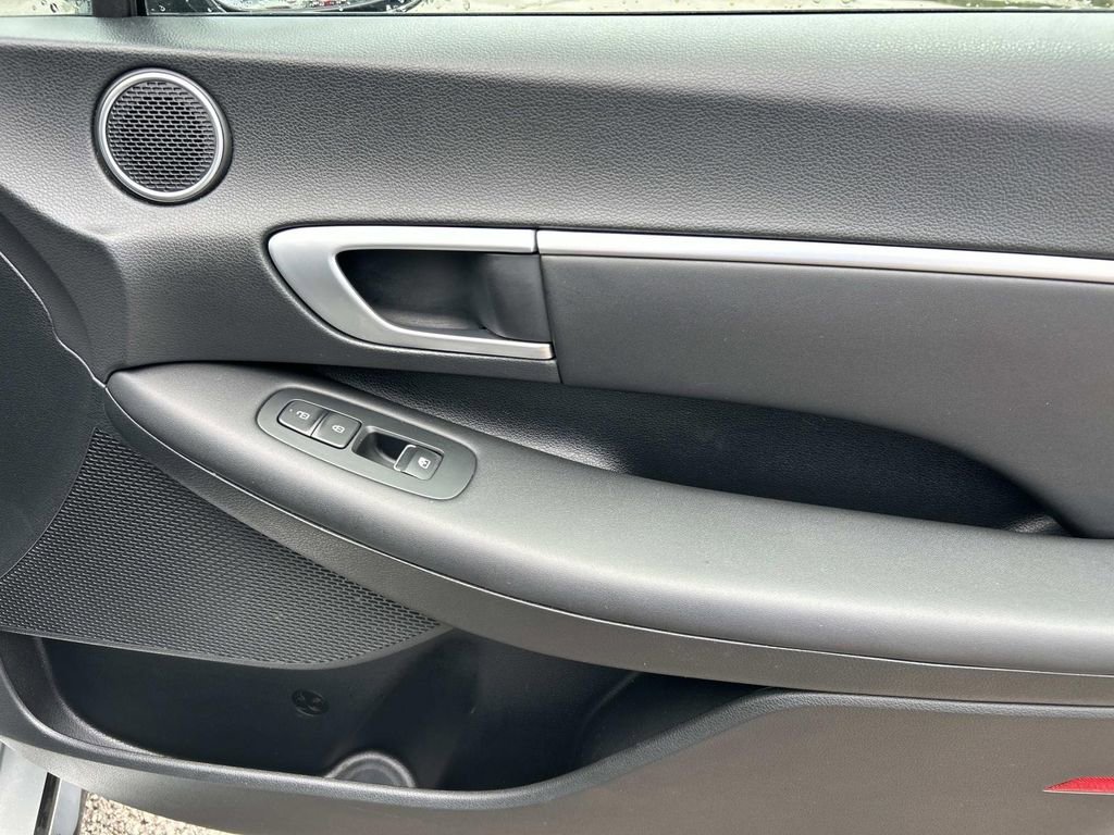 Used 2024 Aero Silver Hyundai SEL image 24