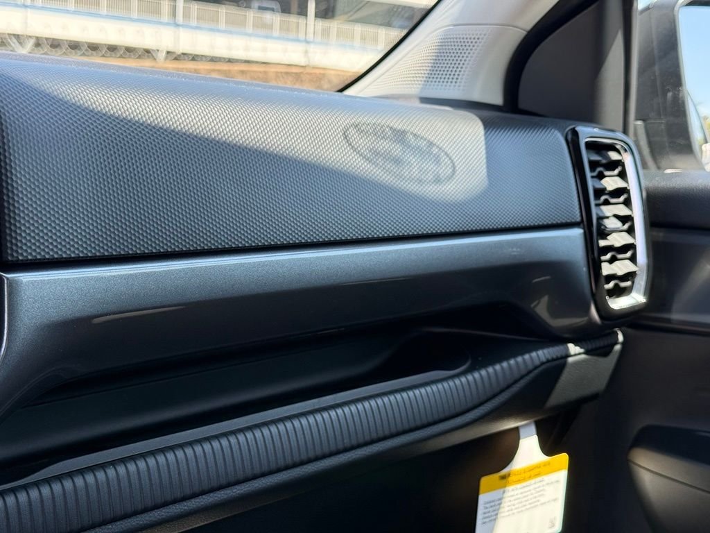 New 2026 Avalanche Ford XLT image 8