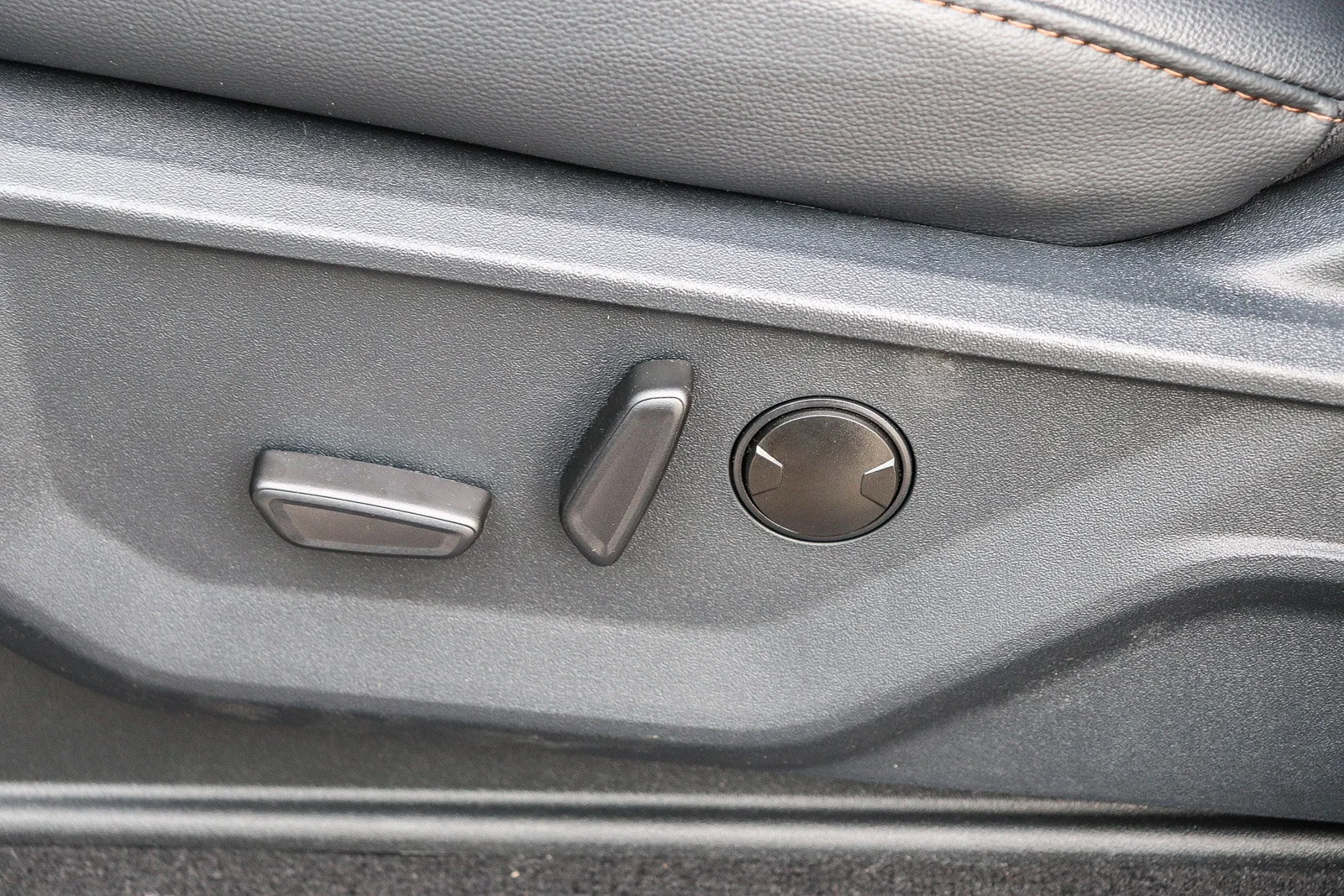 New 2026 Carbonized Gray Metallic Ford F-250® Lariat® image 22