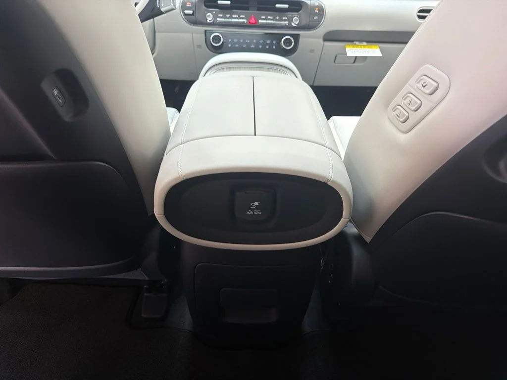 New 2026 Abyss Black Pearl Hyundai Calligraphy image 19