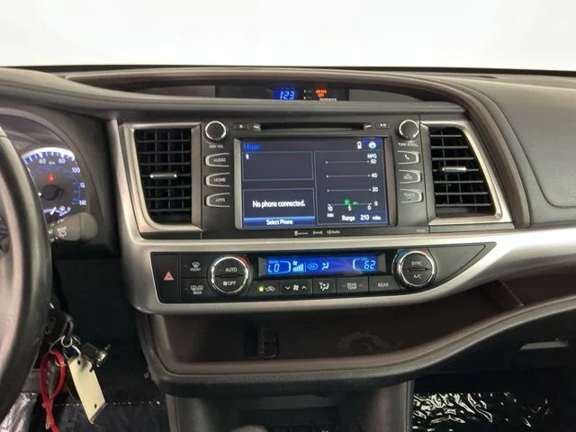 Used 2017 Gray Toyota LE Plus image 18