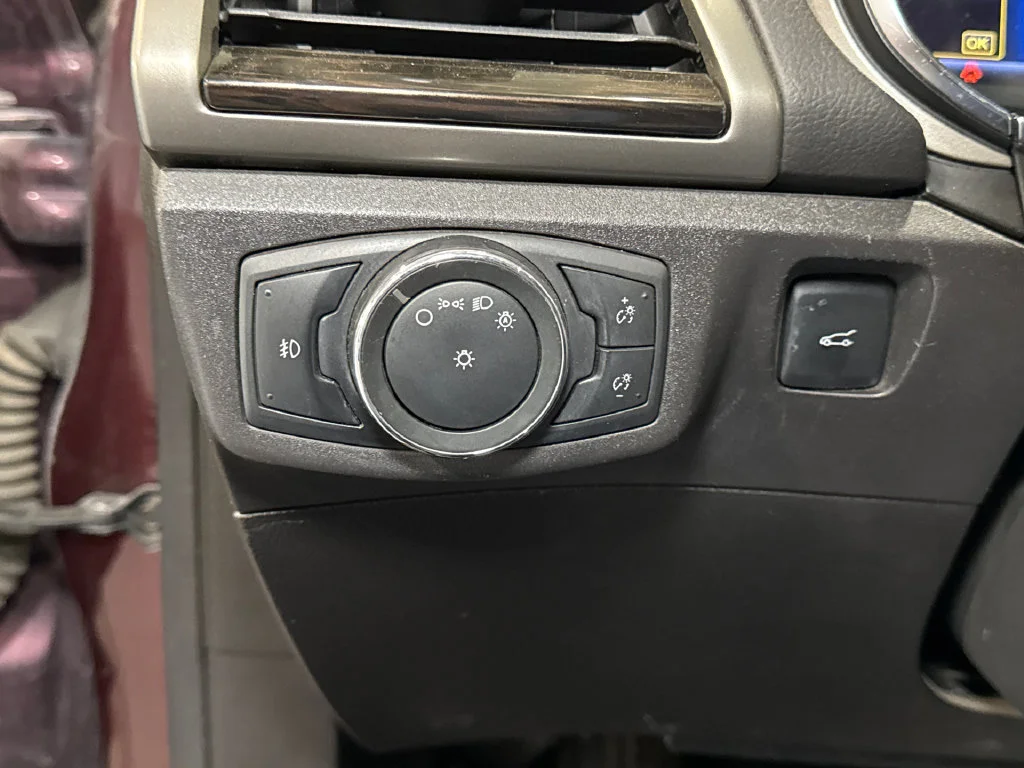 Used 2013 Red Ford SE image 20
