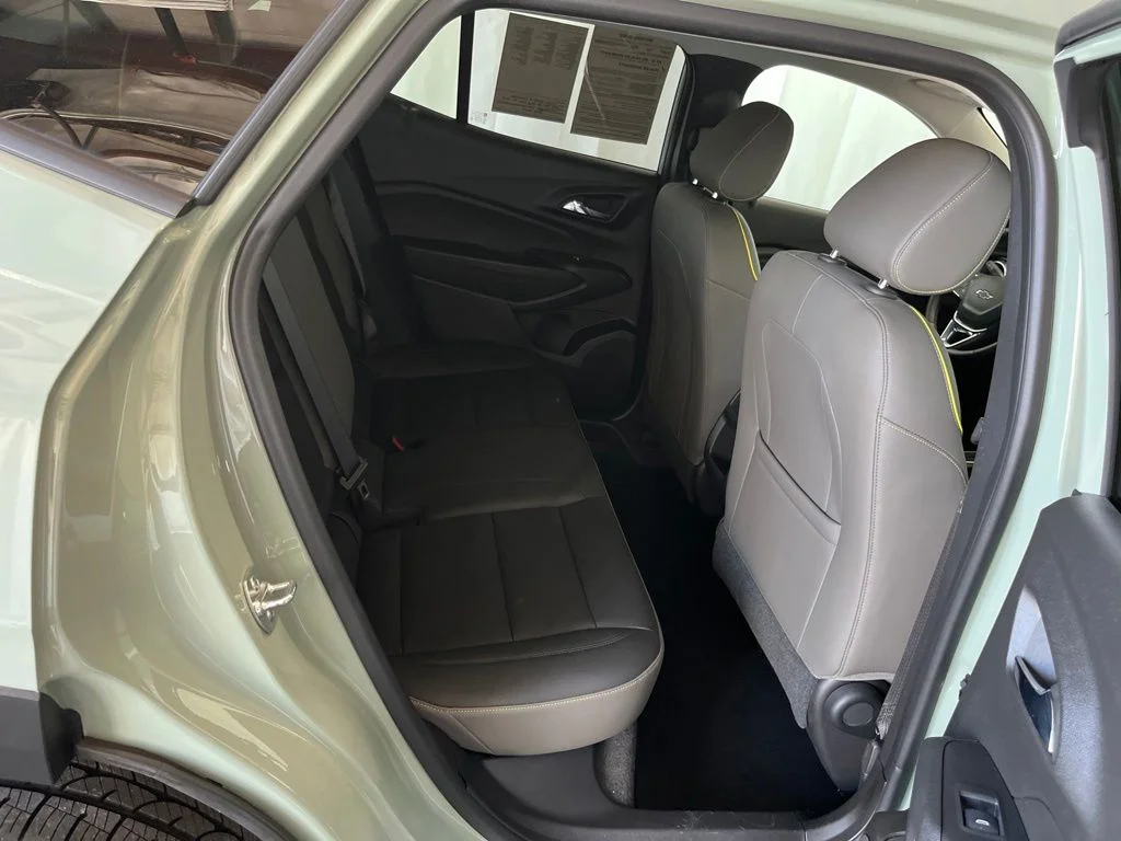 Used 2025 Green Chevrolet ACTIV image 21