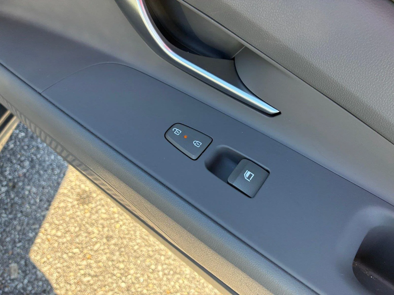 Used 2024 Ecotronic Gray Hyundai SE image 27