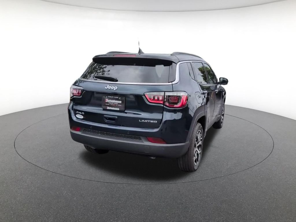 New 2026 Fathom Blue Pearl-Coat Exterior Paint Jeep Limited image 4