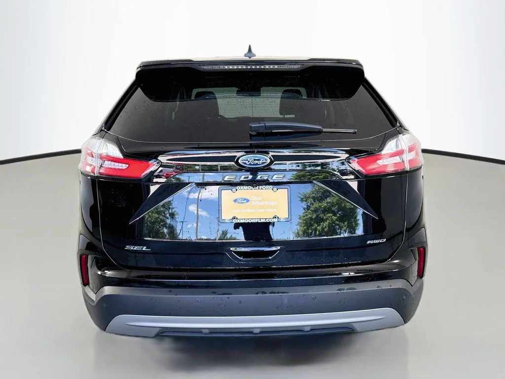 Used 2023 Agate Black Metallic Ford SEL image 10