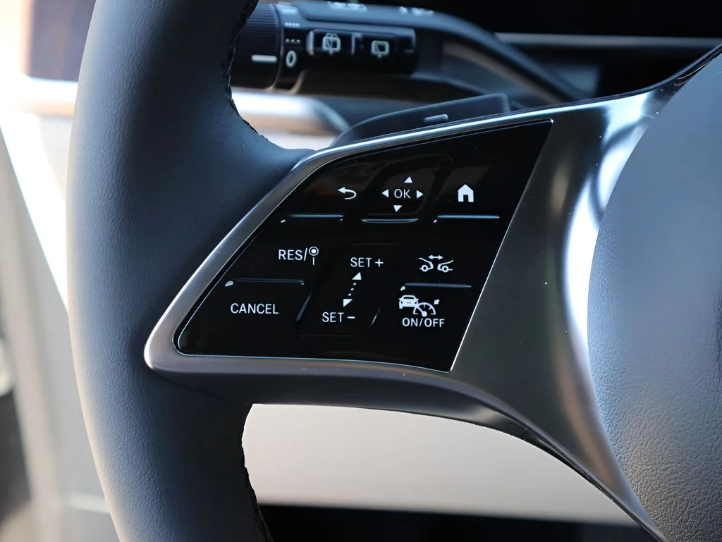 New 2026 Obsidian Black Metallic Mercedes-Benz GLC 300 image 33