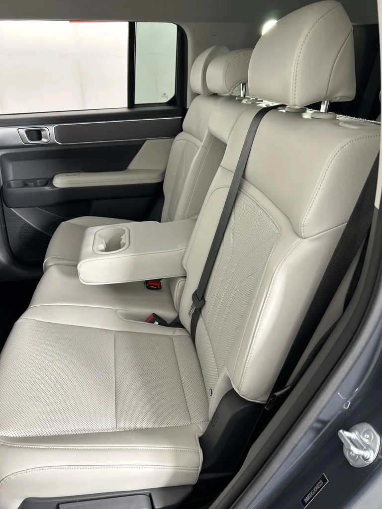 Used 2025 Gray Hyundai SEL image 17