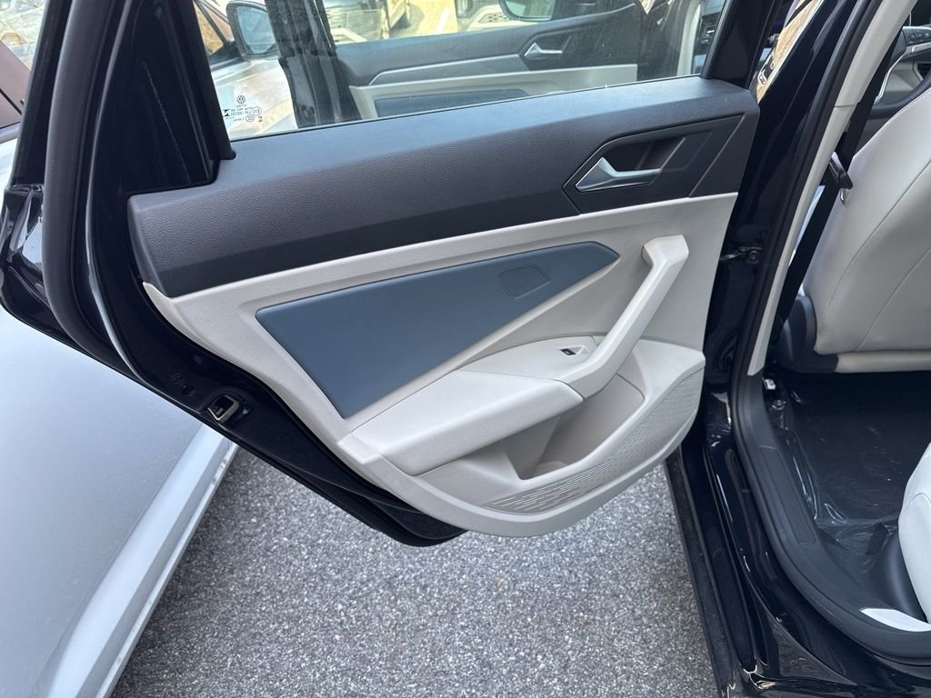 2025 Volkswagen Jetta SE - Photo 18