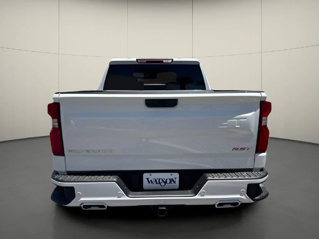 New 2026 Summit White Chevrolet RST image 4