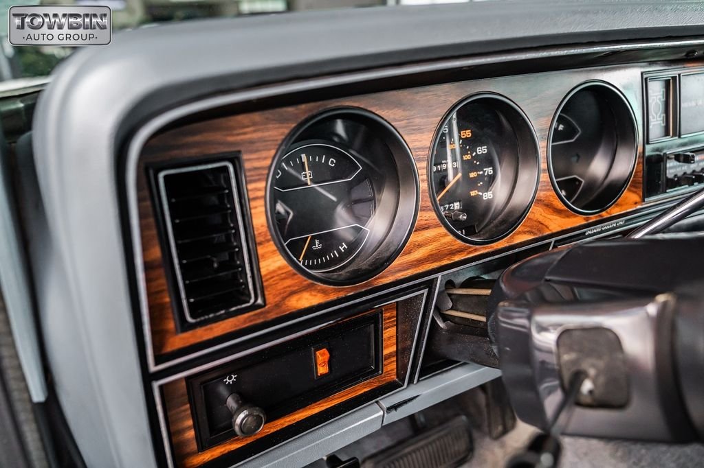 Used 1988  Dodge 100 image 16