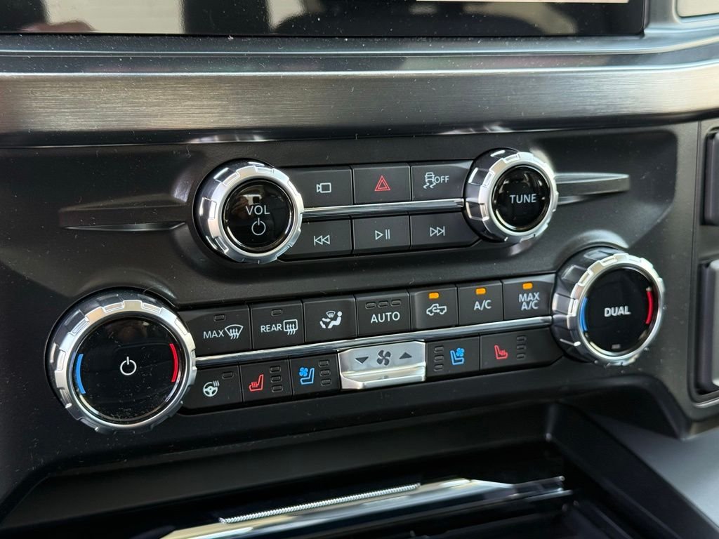 New 2026 Star White Metallic Tri-Coat Ford F-250® Lariat® image 11