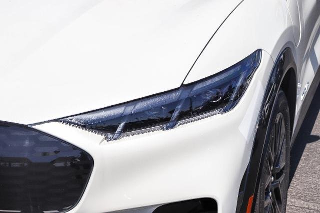 New 2026 Star White Metallic Tri-coat Ford Premium image 40
