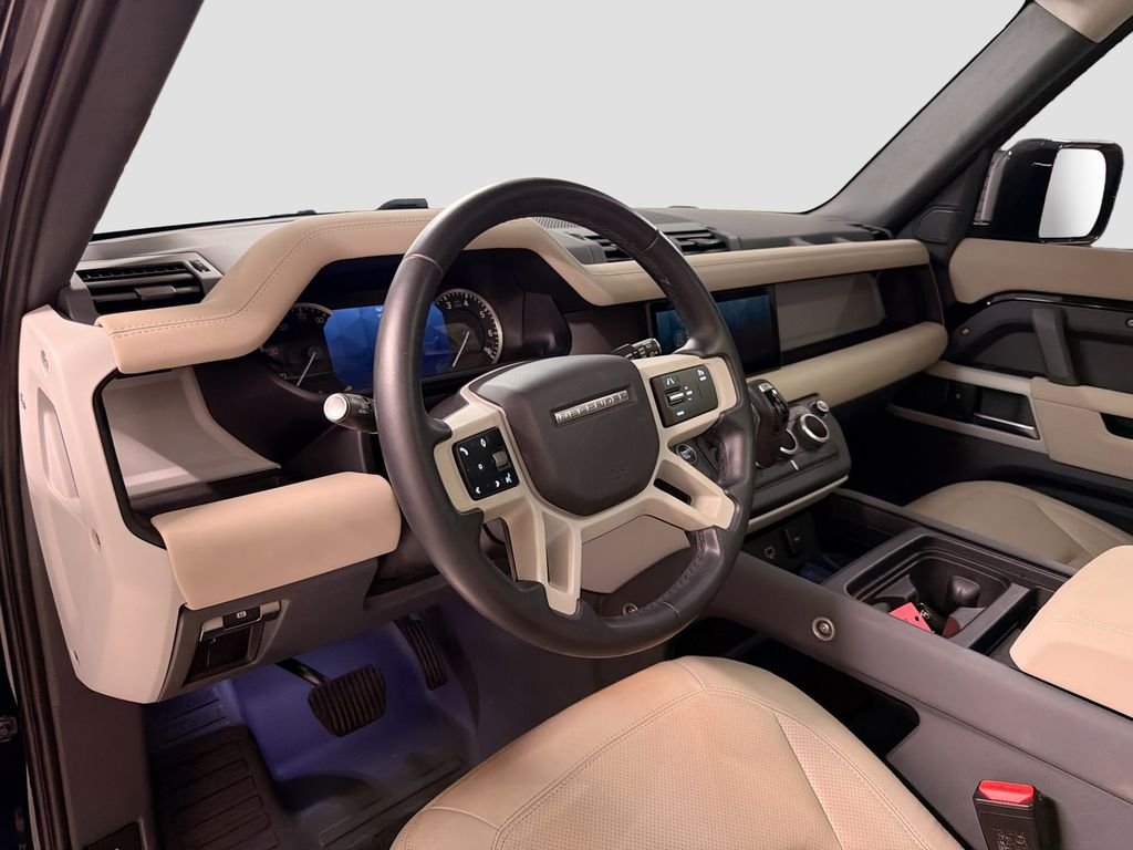 Used 2023 Black Land Rover S image 4
